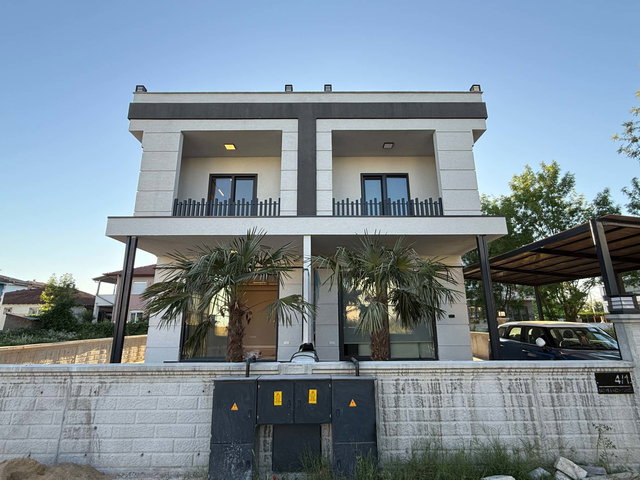 REMAX SOFT BARIŞ BAŞOL'DAN SERDİVAN YAZLIK'TA TRIPLEX VİLLA