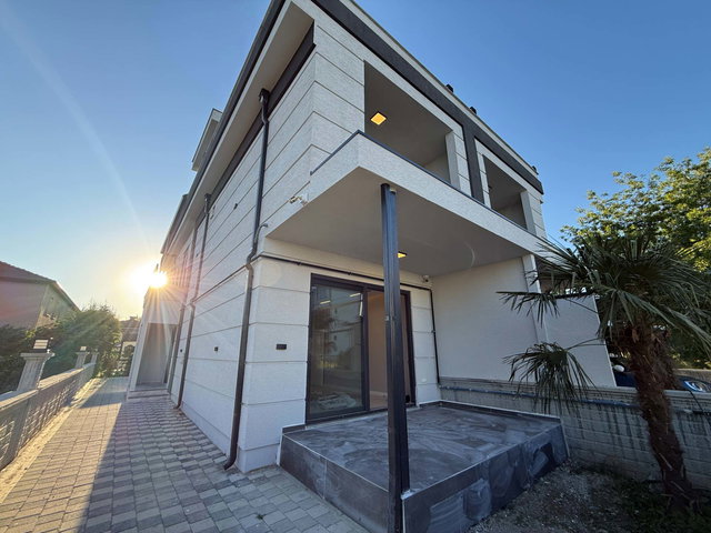 REMAX SOFT BARIŞ BAŞOL'DAN SERDİVAN YAZLIK'TA TRIPLEX VİLLA