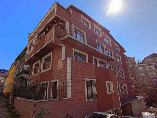 REMAX MASADAN ÜSKÜDAR KÜPLÜCE GENİŞ 2+1 KİRALIK DAİRE