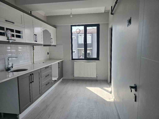 REMAX LAND DEN SAĞLIK MAHALLESİ'NDE 2+1 KİRALIK DAİRE