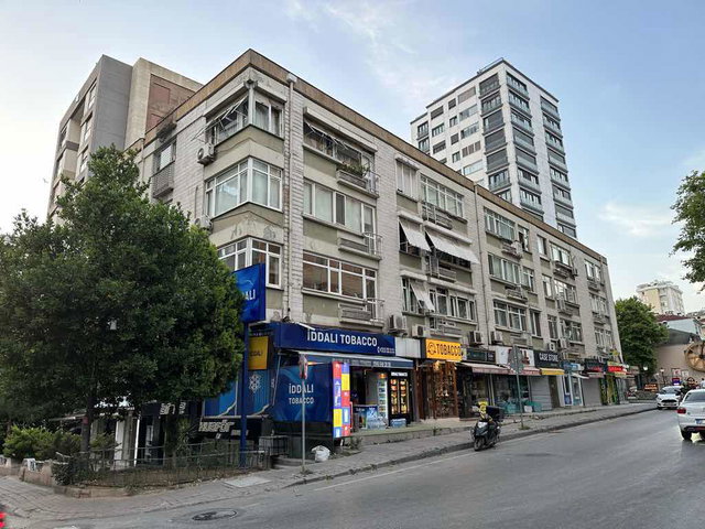 ETHEMEFENDİ CADDESİ ÜZERİ YENİ MUTFAKLI 3 CEPHE BÜYÜK BALKONLU