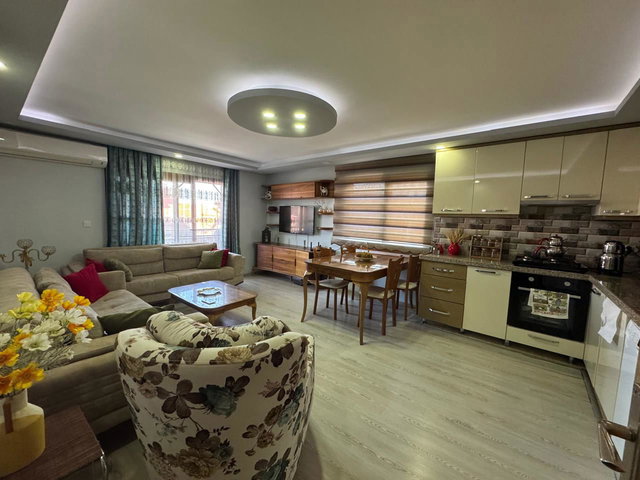 DİKİLİ’DE KONFORLU EŞYALI 1+1 KİRALIK DAİRE