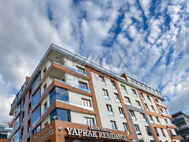 RE/MAX LACİVERT'TEN KOMBİNA YAPRAK RESİDANCE'DE SATILIK 4+1 LÜKS DAİRE