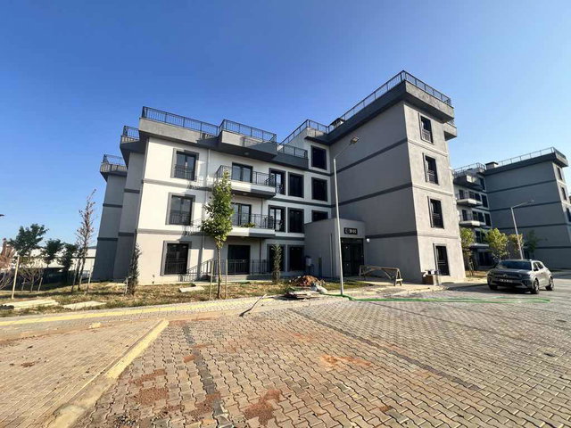 RE/MAX TURAN ŞAHİN’DEN FERİHA ÖZ HASTANESİNE KOMŞU KİRALIK 3+1