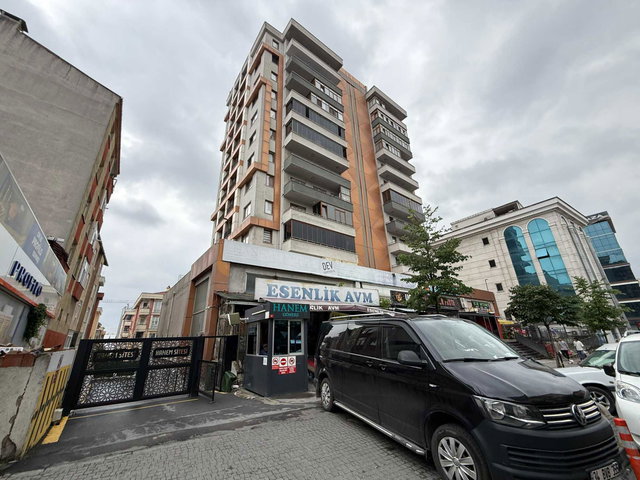 REMAX'TAN HANEM İSTANBUL SITESINDE SATILIK 2+1 HAVUZLU DAIRE