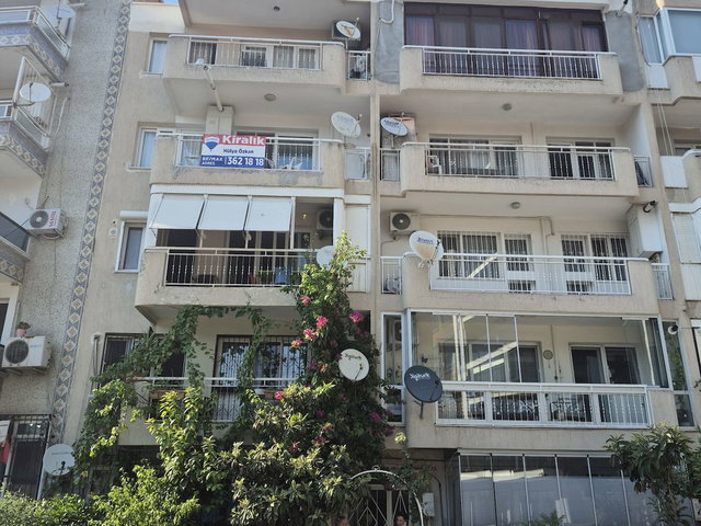 KARŞIYAKA GONCALAR MAH, KIRALIK TEMIZ  2+1 DAIRE