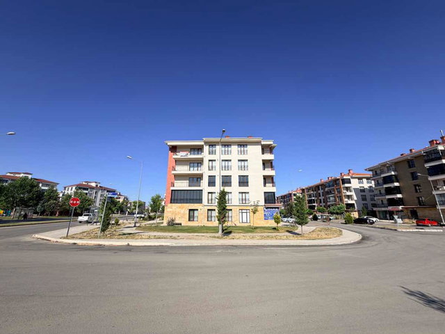 REMAX DOĞU'DAN SÜRSÜRÜ TOKİLERDE FERAH GENİŞ SATILIK 3+1 DAİRE