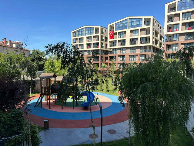 ACIBADEM KONAKLARI'NDA 2 + 1 TERASLI KIRALIK