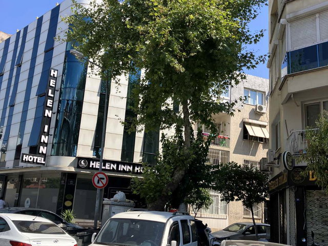 KONAK KAHRAMANLARDA FUARA VE METROYA YAKIN EŞYALI KIRALIK DAIRE