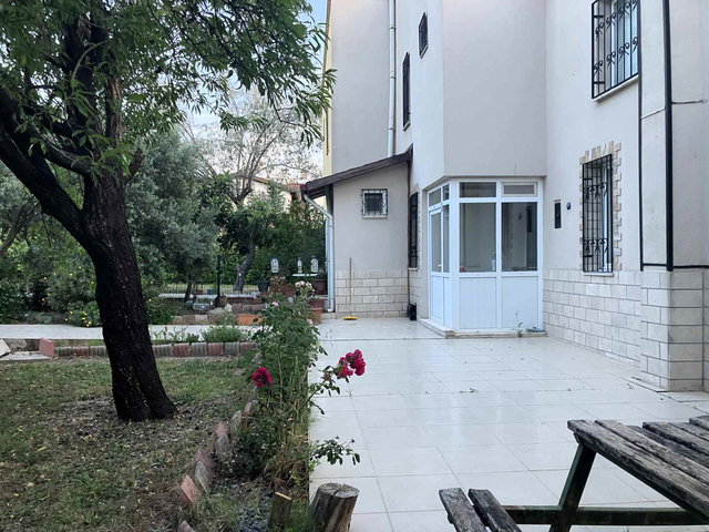 URLA İÇMELERDE HAVUZLU SITE IÇINDE EŞYALI KIRALIK VILLA !!!