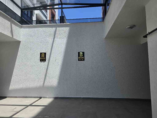 REMAXLAND DEN SÜLEYMANPAŞADA HAVUZLU SİTEDE FIRSAT DAİRE