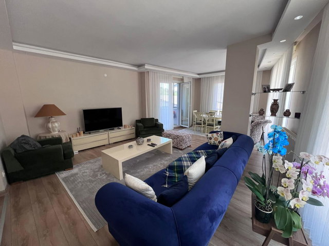 ANA CADDE ÜSTÜNDE KOMPLE YENİLENMİŞ MASRAFSIZ DAİRE