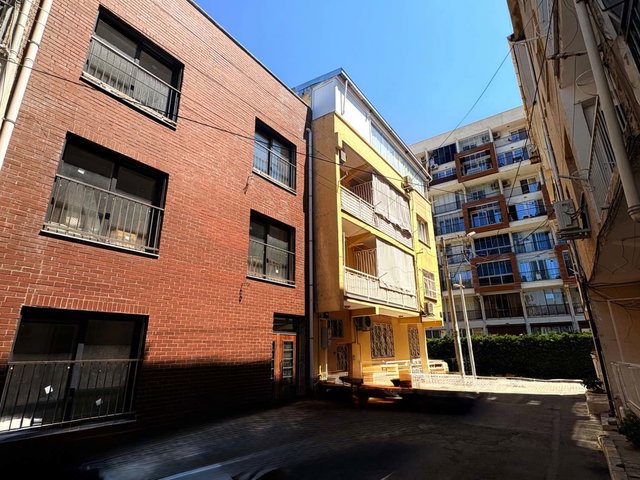 BORNOVA MEVLANA MAH.’DE SIFIR SATILIK ARA KAT 2+1 DAIRE