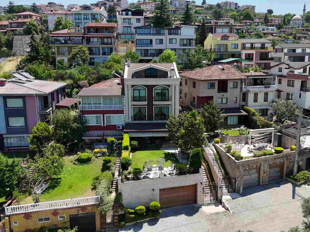 BURSA GEMLİK UMURBEY’DE SATILIK 6+2 VİLLA