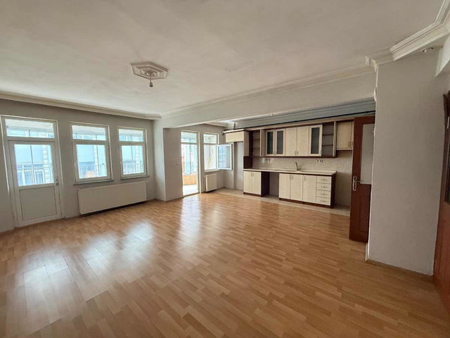 RE/MAX NADİR’DEN KALE MAHALLESİ’NDE MERKEZİ 145 M² 3+1 DAİRE