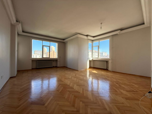 ERENKÖY 3+1 KİRALIK BOŞ BAKIMLI VE OTOPARKLI DAİRE