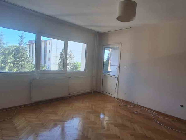 İZMİT YAHYAKAPTAN B-15 'TE ARAKAT 3+1 SATILIK DAİRE