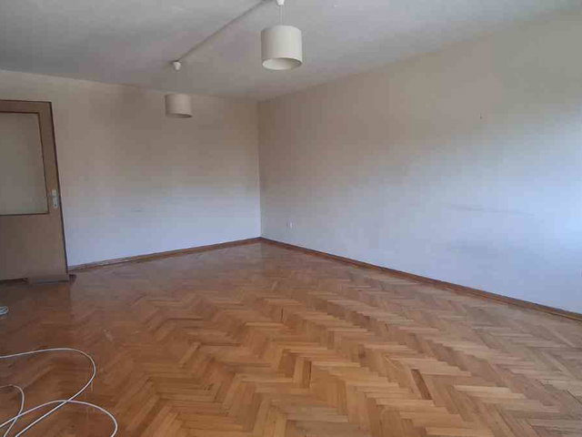 İZMİT YAHYAKAPTAN B-15 'TE ARAKAT 3+1 SATILIK DAİRE