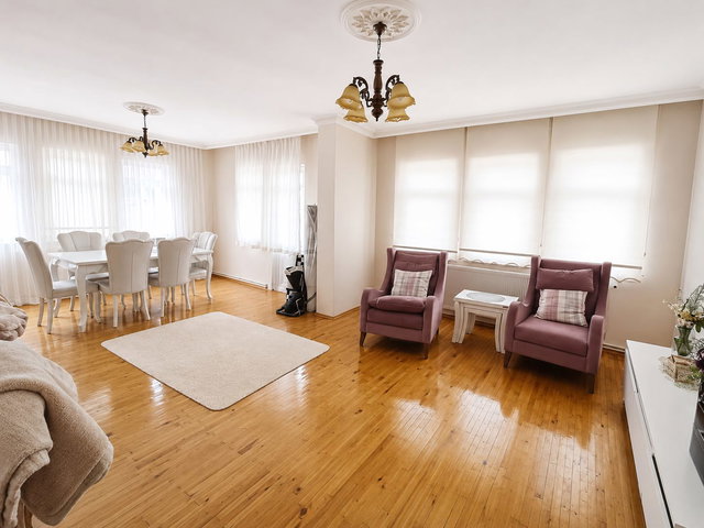 BAHCESİ İLE BERABER SATILIK 3+1