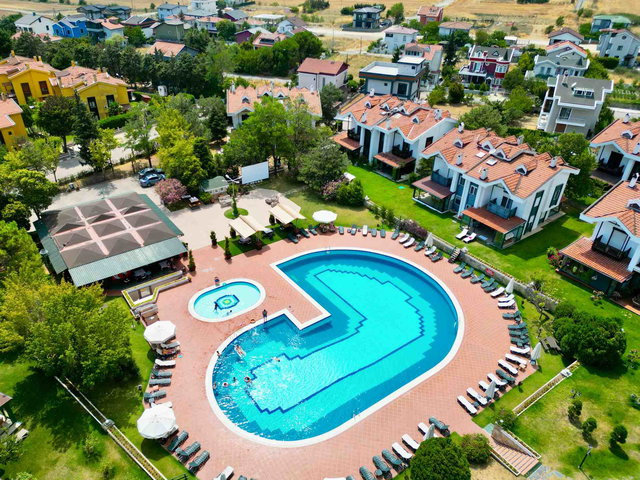 SILIVRI GARDENYA VILLA MUHTEŞEM KONUM 4+1 TRIPLEKS