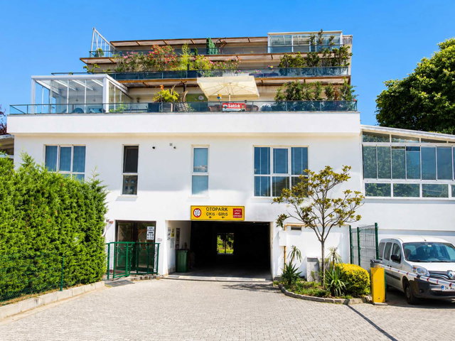 KURTKÖY Q BAHÇEDE HAVUZLU GÜVENLİKLİ 1+1 80 M² DAİRE