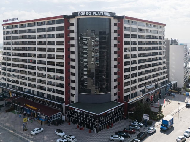 ETİMESGUT ŞEHİT OSMAN AVCI MAHALLESİ BORDO PLATINUM SATILIK 1+1