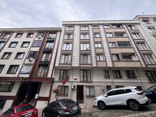 ZAFER MAHALLESİ 2+1 DAİRE GENİŞ FERAH AYDINLIK MERKEZİ LOKASYON