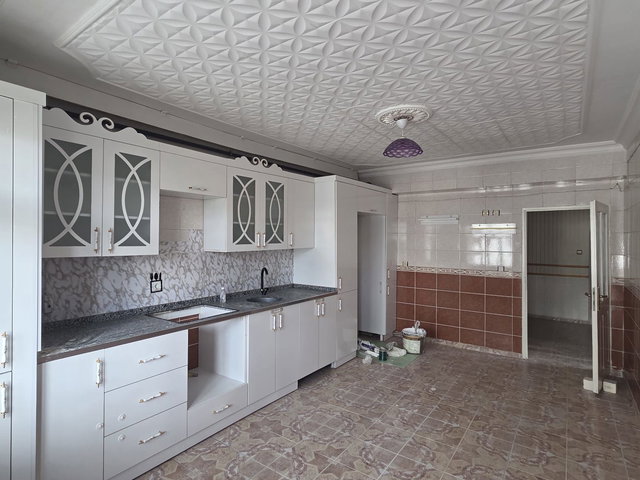 KAYAPINAR’DA 3+1 150 M² ÇATI KATI | 3 CEPHELİ, 2 BANYOLU, KREDİYE UYGUN