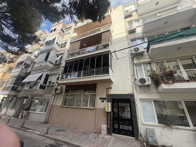 KARŞIYAKA AKSOY MAHALLESİNDE DENİZE 100 METRE BATI CEPHELİ 3+1 | 145 M² | BALKONLU | KREDİYE UYGUN