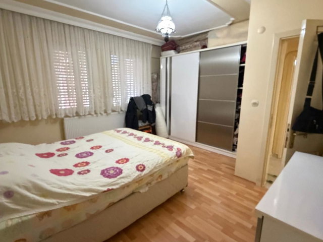 REMAX MİD'DEN BAHÇELİEVLERDE GENİŞ SATILIK 3+1 DAİRE