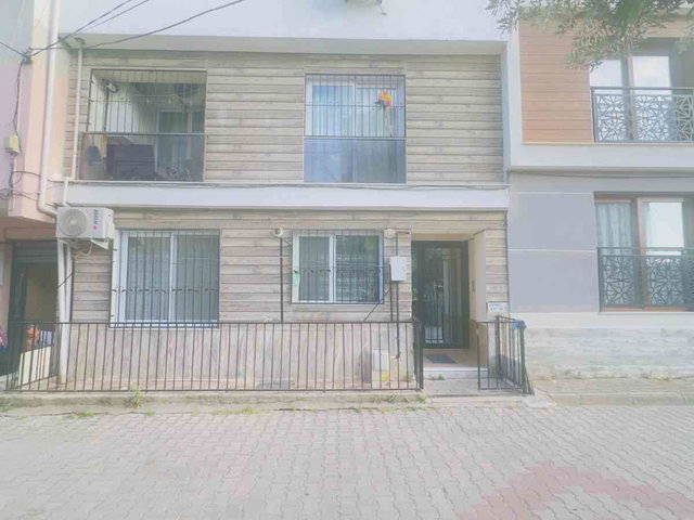 REMAX ARMA'DAN İZMIR BUCA ÇAMLIKULE METRO YAKINI SATILIK