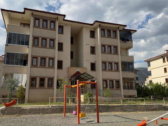 REMAX DEM'DEN GEÇİT 2. ETAP SATILIK ARA KAT GÜNEY CEPHE DAİRE