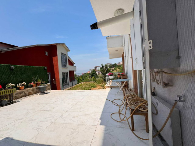 GÖLCÜK YENİ MAHALLEDE,4+1 BAHÇE DUBLEKS SATILIK DAİRE