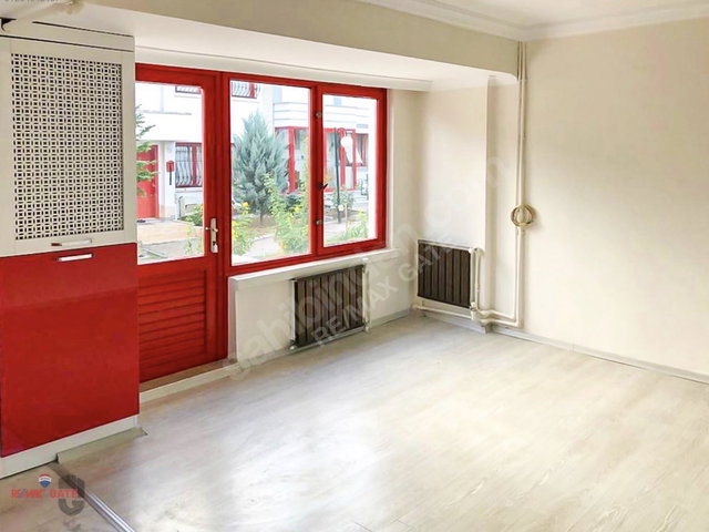 ANKARA YENİMAHALLE’DE SİTE İÇİNDE 4+1 BAHÇE KATI VİLLA | 155 M² NET | BOŞ & EŞYASIZ