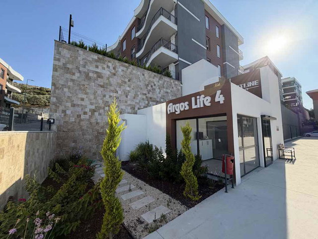 KUŞADASI’NDA HAVUZLU SİTEDE KAPALI OTOPARKLI DOĞALGAZLI SATILIK 2+1 ARAKAT DAİRE