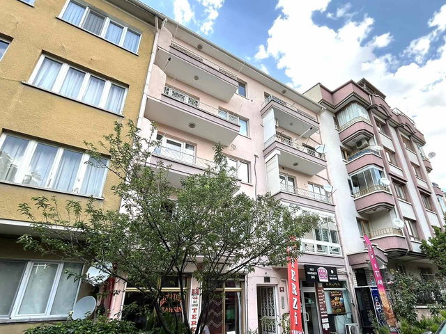 ÇANKAYA CEBECİ'DE KOLEJ METRO YANI  BAĞIMSIZ MUTFAKLI FERAH 2+1 KİRALIK DAİRE
