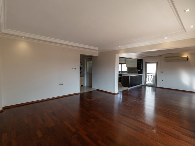 BORNOVA KAZIMDIRIK MAHALLESI SATILIK 180 M2 4+1 DAIRE GENÇ BINA