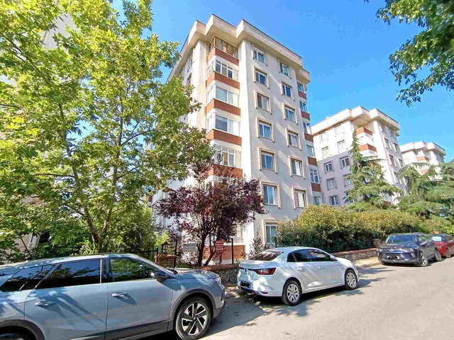 RE/MAX PROF METİN AVCI'DAN ATAŞEHİR ERGUVAN-3 KİRALIK 3+1 DAİRE