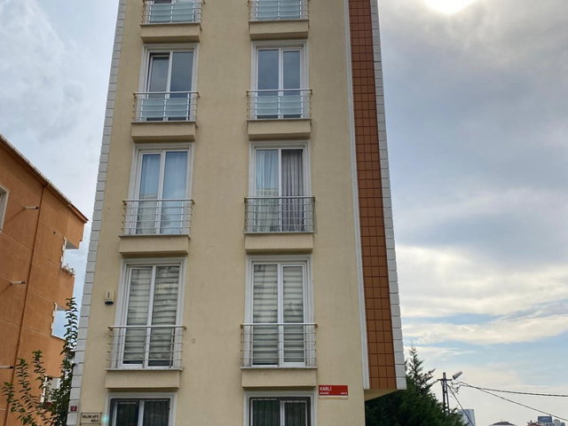 KARTAL HÜRRIYET'TE KIRALIK MINIBÜS YOLU ÜSTÜ 2+1 DAIRE - 85 M²