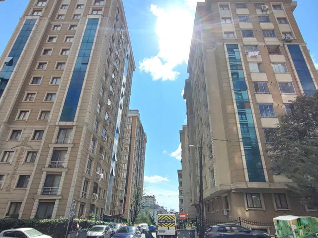 YASİN KURTULUŞ*ÜMRANİYE İSTİKLAL MH. AĞAOĞLU SİTESİNDE METRO DİBİNDE 85 M2 SATILIK DAİRE