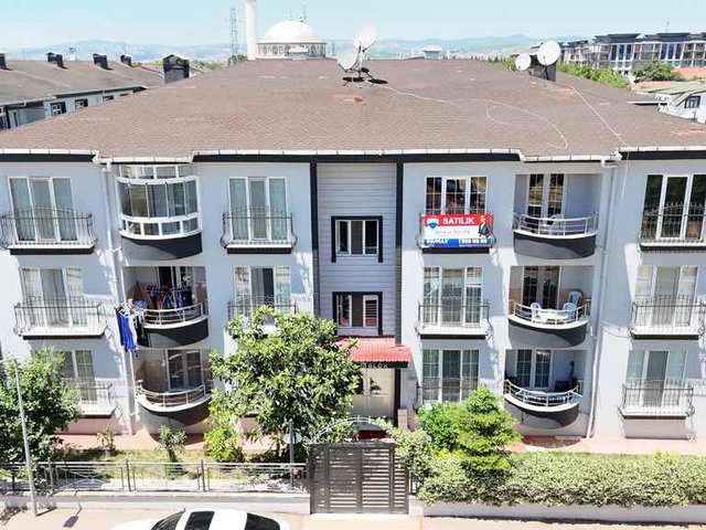 KARTEPE ATAEVLER MAHALLESİNDE ADESA SİTESİNDE SATILIK DAİRE