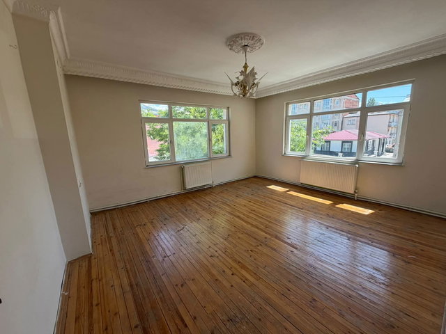 REMAX ARTIS'DEN KAZIM YURDALAN'DA KIRALIK 2+1 DAIRE