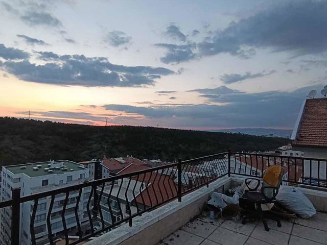 AKPINAR MAHALLESİNDE ORMAN MANZARALI ÇATI DUBLEKSİ SATILIK DAİRE