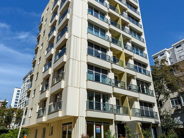 ERENKÖY BAĞDAT CADDESİ'NE YÜRÜME MESAFESİNDE, GENÇ BİNADA, 2+1..