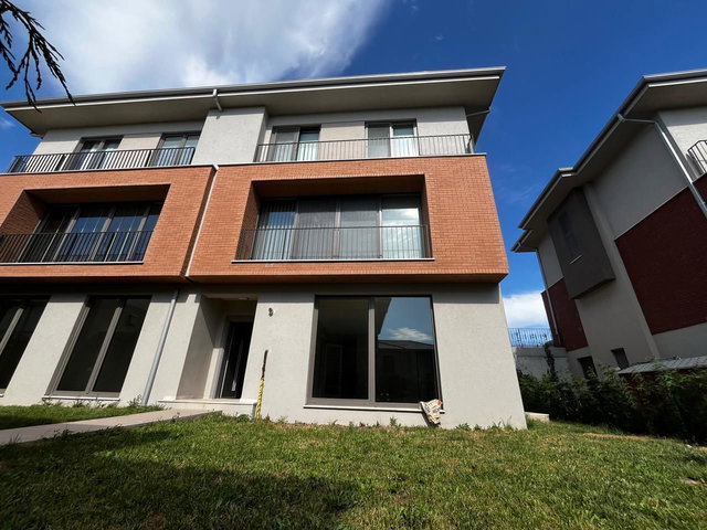 REMAX'TAN DEKAR AYIŞIĞI VİLLARINDA 3+1 BAHÇELİ FLAT VİLLA