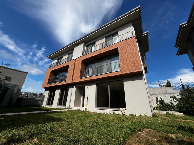REMAX'TAN DEKAR AYIŞIĞI VİLLARINDA 3+1 BAHÇELİ FLAT VİLLA