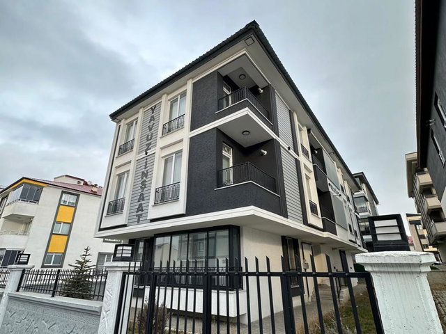 REMAX ARTIS'DEN DADAŞKENT'TE EŞYALI KIRALIK 2+1 DAIRE