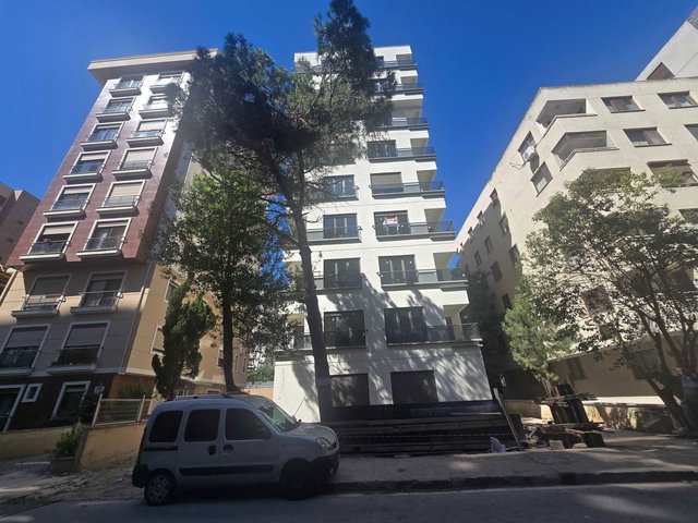 ERENKÖY'DE SIFIR BİNADA KİRALIK BALKONLU 3+1