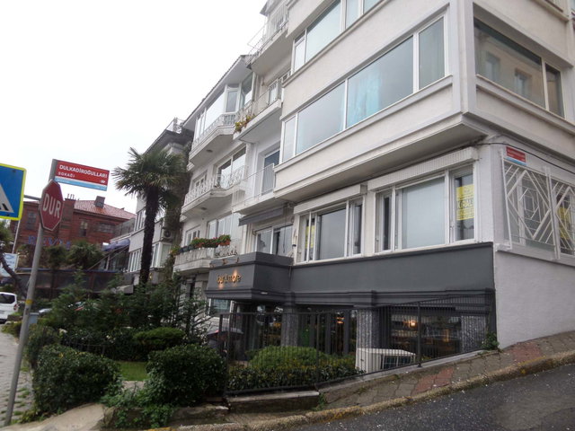 ARNAVUTKÖY CADDE ÜZERİ DEKORASYONLU 2+1 BOĞAZ MANZARALI DAİRE