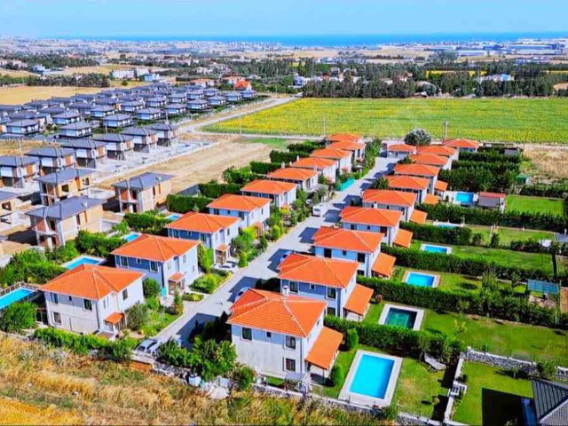 SILIVRI KAVAKLIDA HAVUZLU MÜSTAKIL BAHÇELI FUL TADILATLI LÜKS VILLA